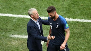 Deschamps (left) with Giroud.